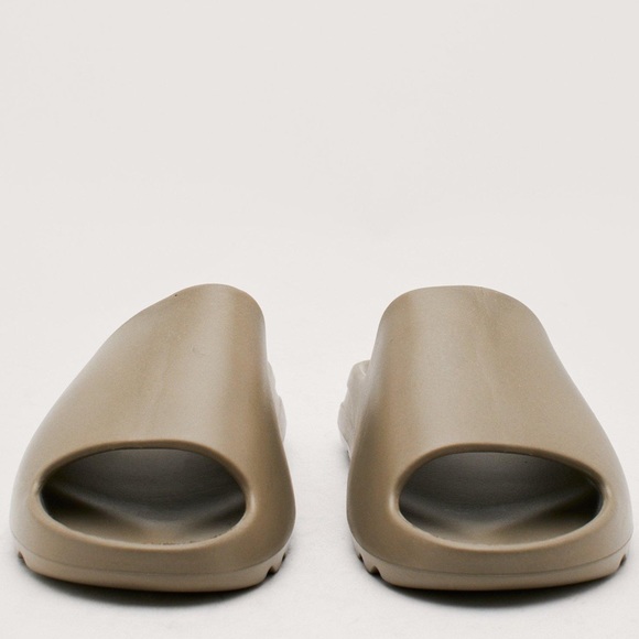 ɴᴀꜱᴛʏ ɢᴀʟ | Rubber Slides NWOT - Picture 3 of 4